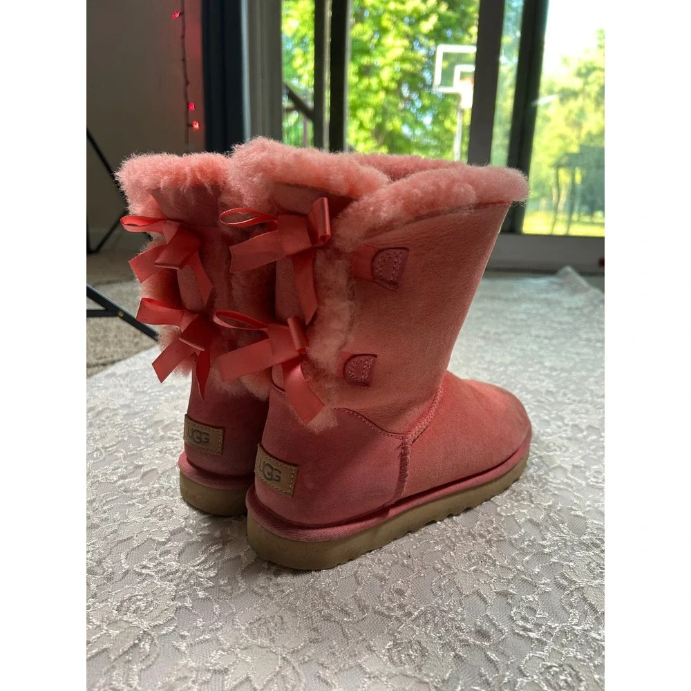 Y2K UGG Australia Bailey Bow II Coral Pink Suede Boots 9 2000s Coquette McBling